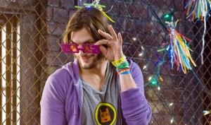 new-years-eve-ashton-kutcher-560